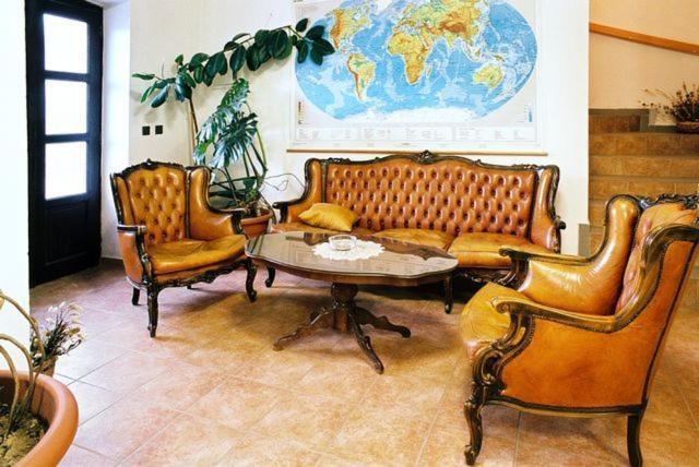 Pension U Svateho Jana Hradec Kralove Ngoại thất bức ảnh