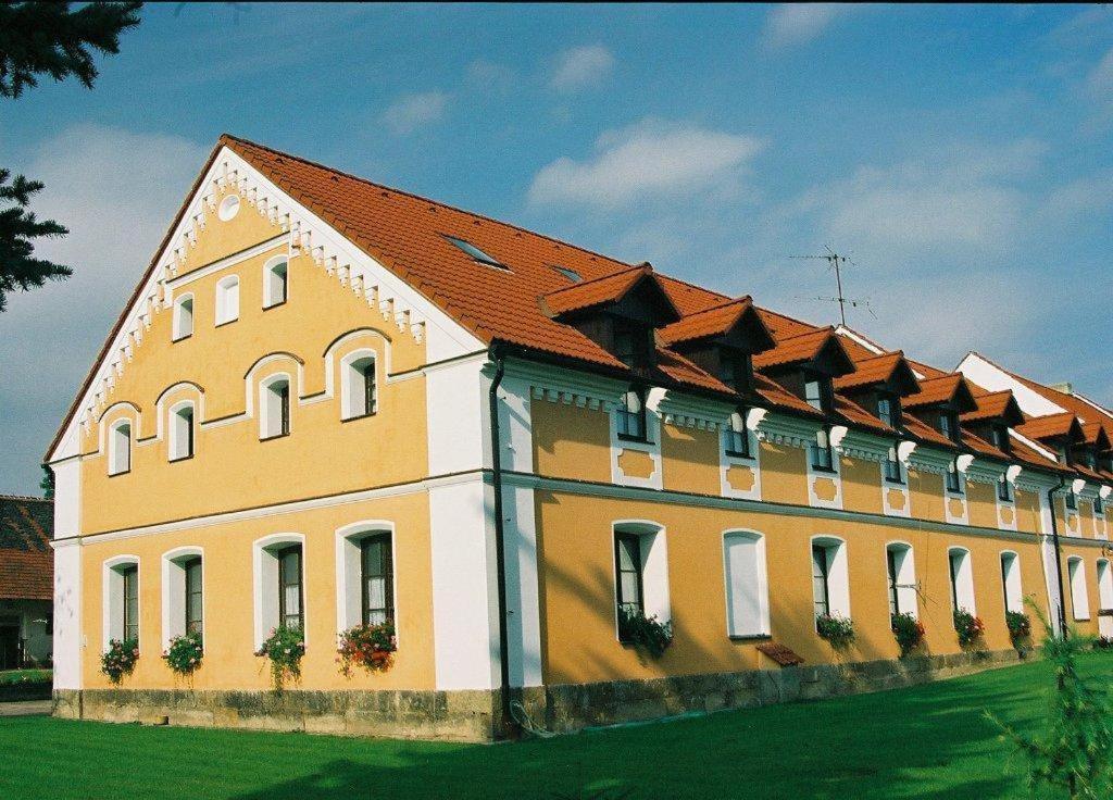 Pension U Svateho Jana Hradec Kralove Ngoại thất bức ảnh