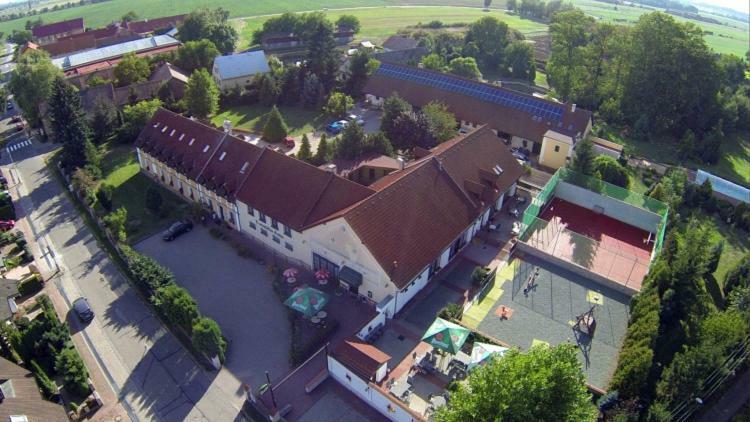 Pension U Svateho Jana Hradec Kralove Ngoại thất bức ảnh